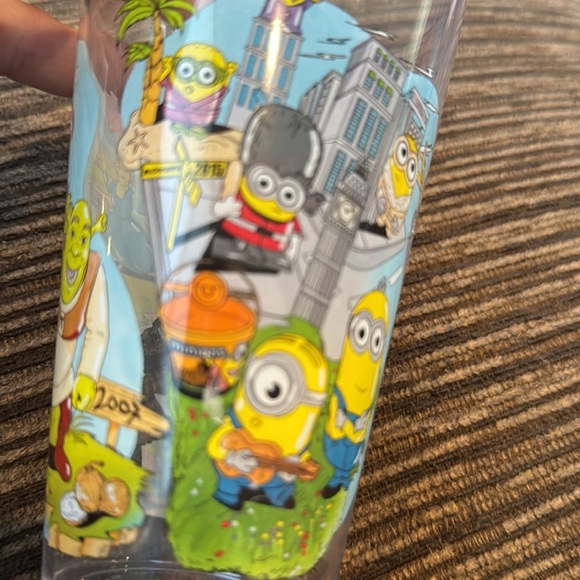 2024 McDonald's Collector's Edition Cup - Shrek, Minions & Jurassic Park Version - Picture 5 of 8